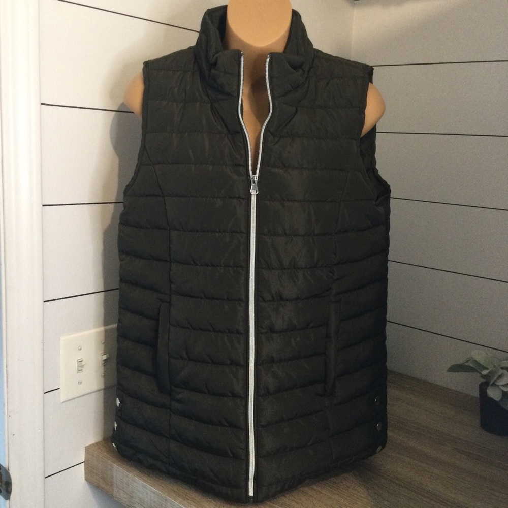 Zenana puffer vest womens size S